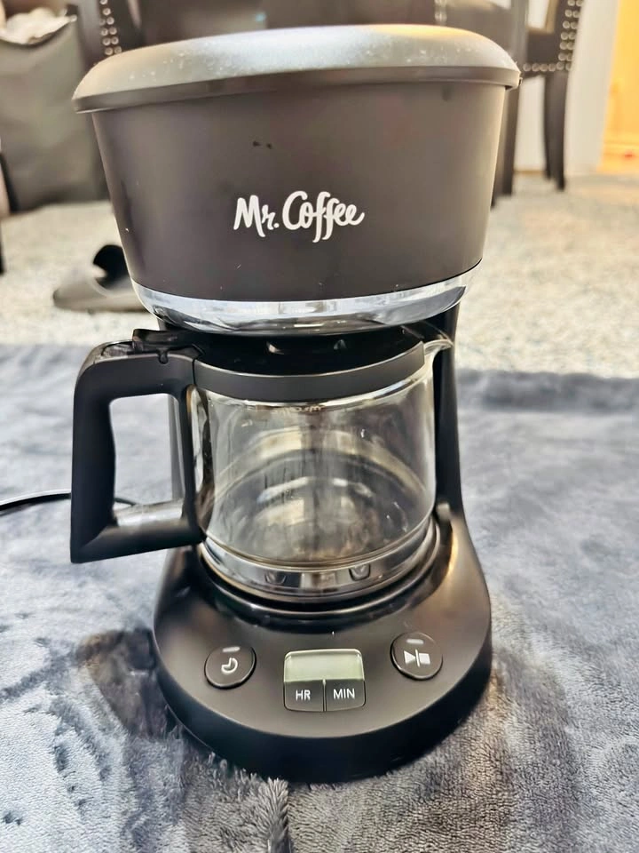 Mr. Coffee 5-Cup Programmable Coffee Maker – Good Condition