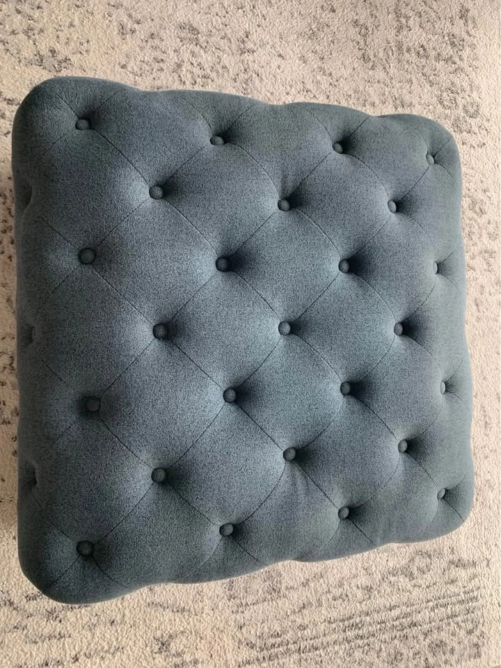 Button-Tufted Ottoman - photo 2