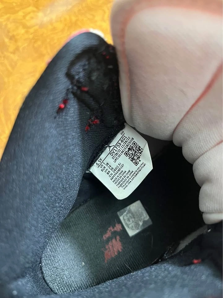 Air Jordan 1 Retro High OG X Marvel size 5.5 - photo 2