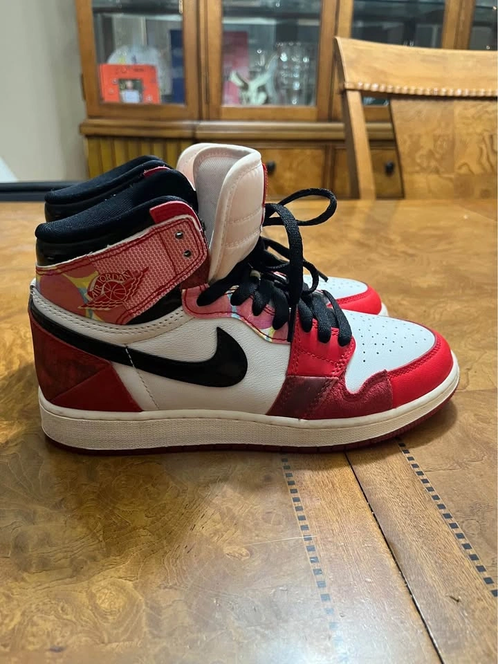 Air Jordan 1 Retro High OG X Marvel size 5.5 - photo 4
