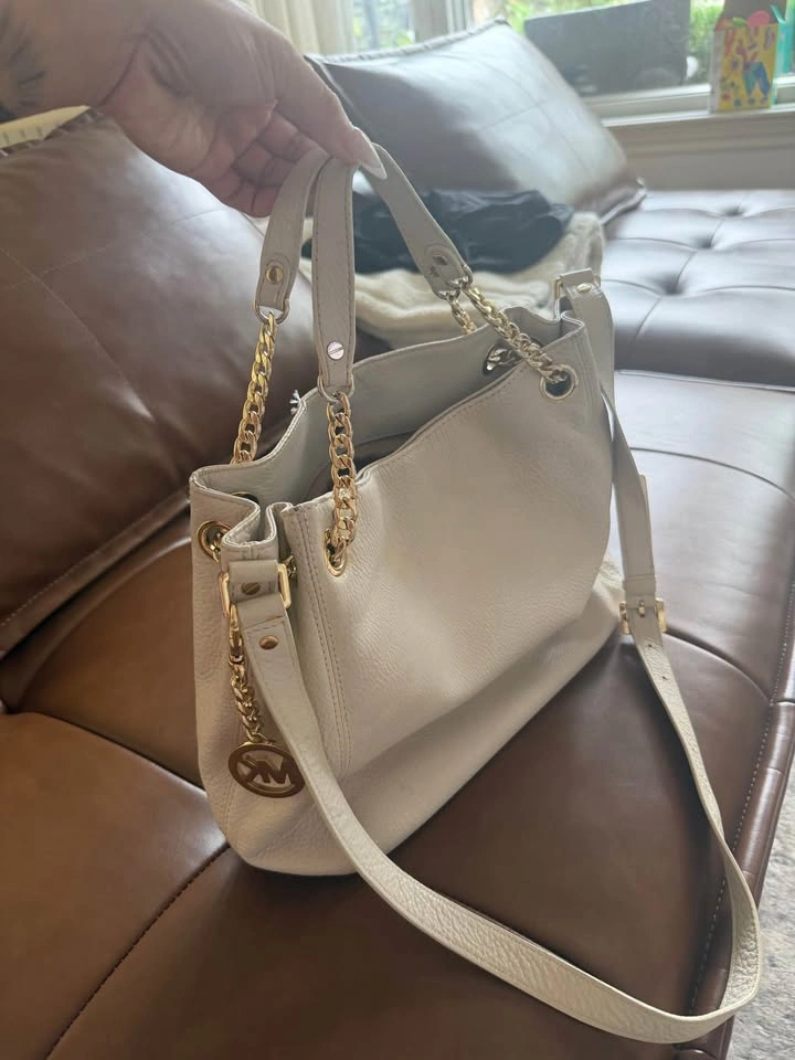 Michael Kors White Leather Handbag – Great Condition - photo 2