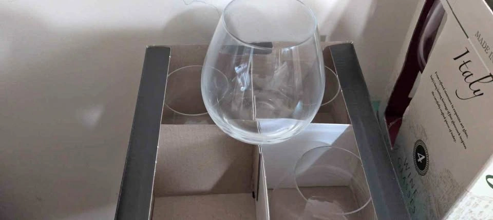 Stemless red wine glasses