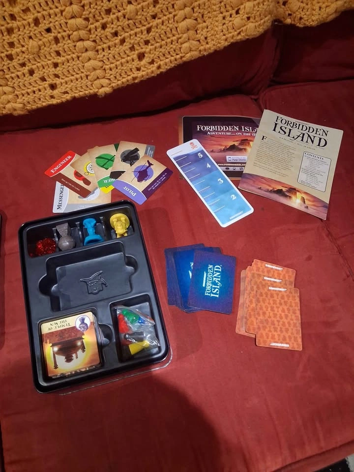 Gamewright Forbidden Island Board Game - photo 3