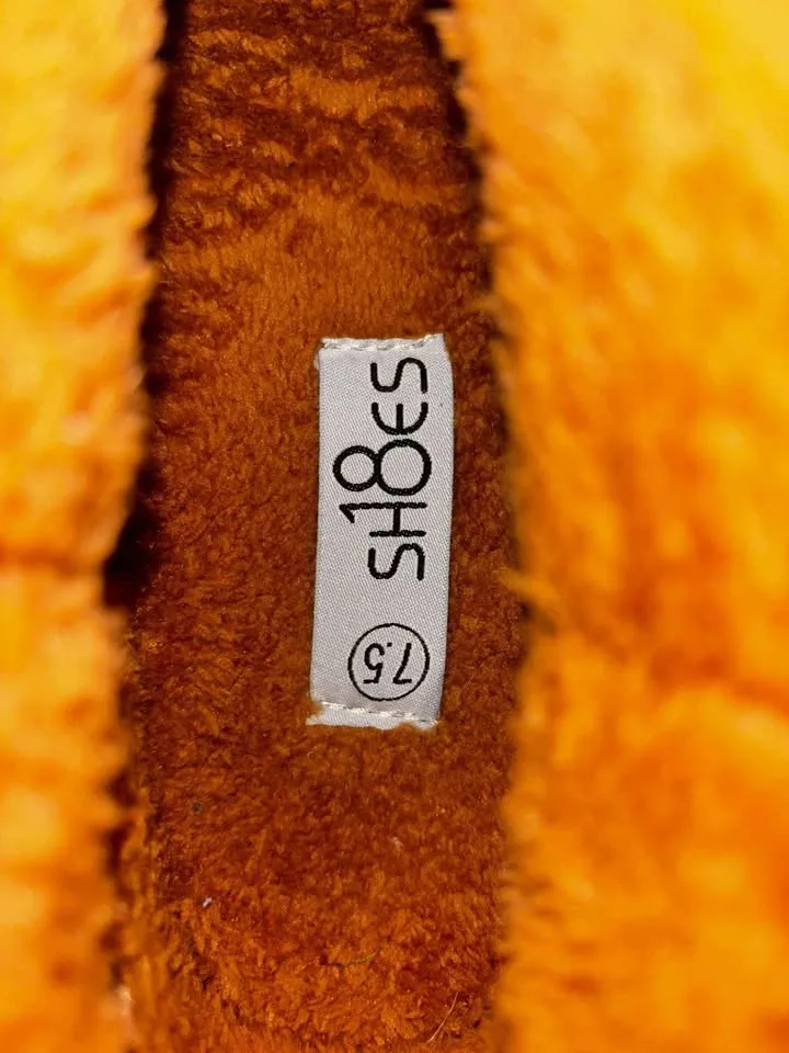 ✨ Size 7.5 – Women’s Tan UGG Boots ✨ image indicator(3)