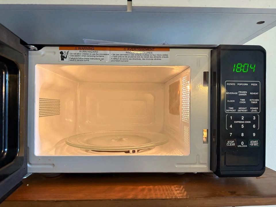 Black Microwave - photo 2