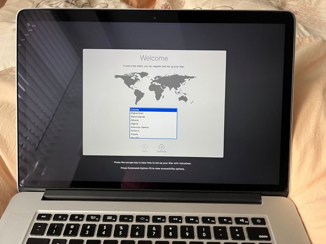 MacBook Pro Retina 15-inch — 2.8 GHz i7 / 16 GB RAM / 1 TB SSD - photo 2