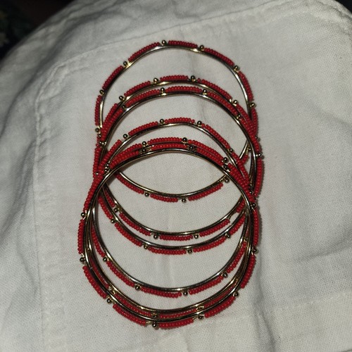 Gold tone and red bead bracelet set of 6 - photo 3
