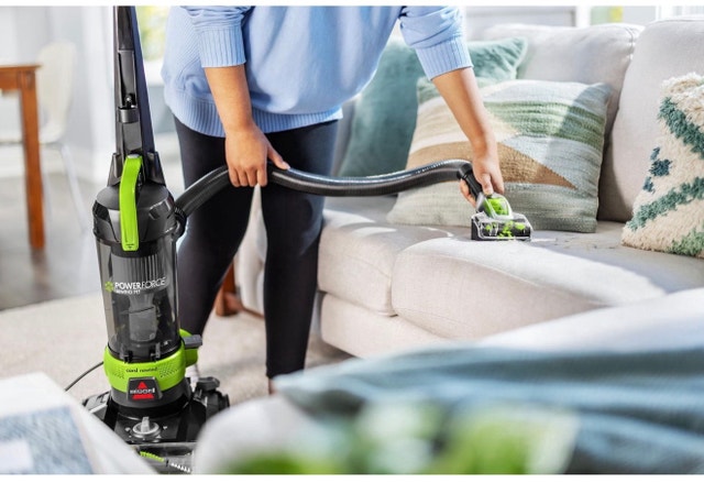 Bissell PowerForce Rewind Pet Vacuum - photo 4