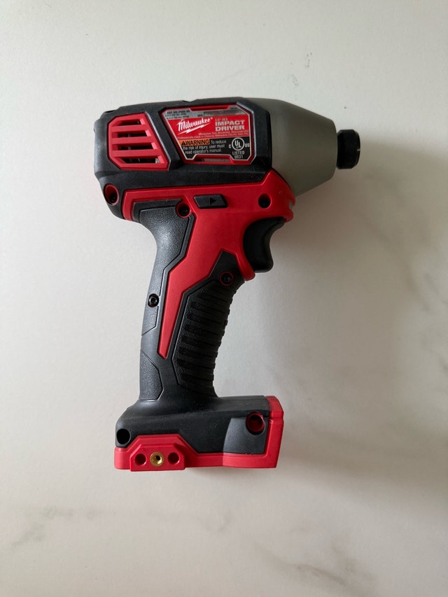 Milwaukee M18 1/4-inch Hex Impact Driver (2656-20) - photo 2