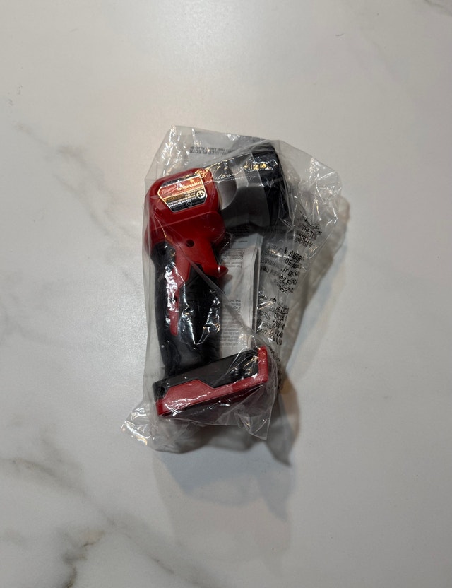 Milwaukee M18 Cordless LED Flashlight - photo 2