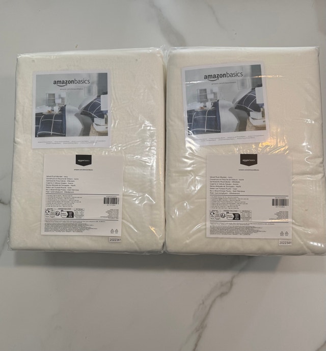 Amazon Basics Velvet Plush Blanket - photo 2