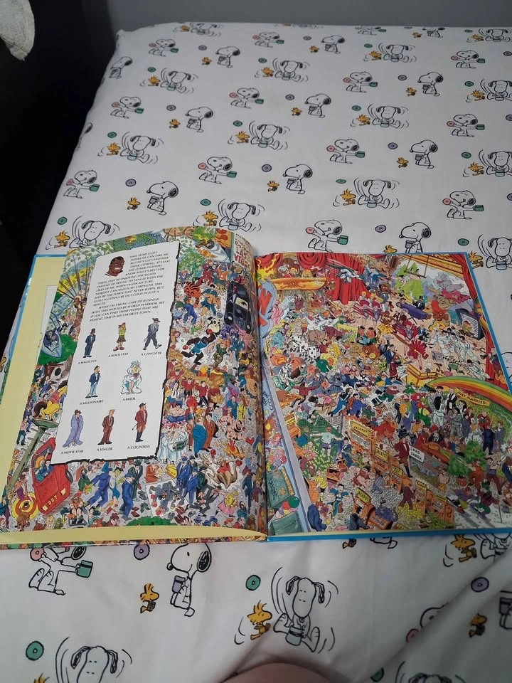 Vintage 1990s Capcom Street Fighter 2 Look and Find Eye Spy Book - photo 4