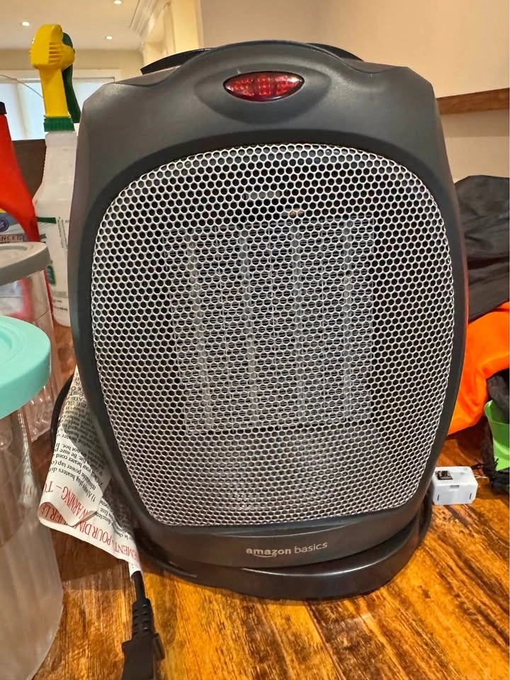 Amazon Basics Ceramic Space Heater