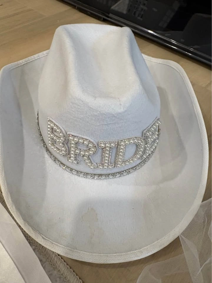 Bride to be items - photo 2