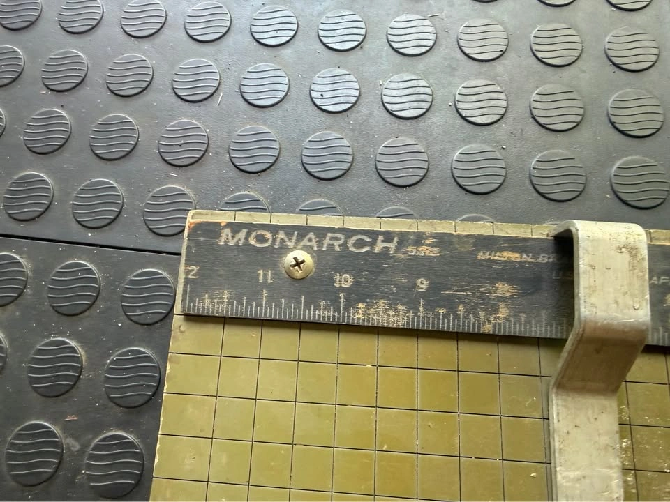 Monarch Vintage Paper Cutter Guillotine - photo 5
