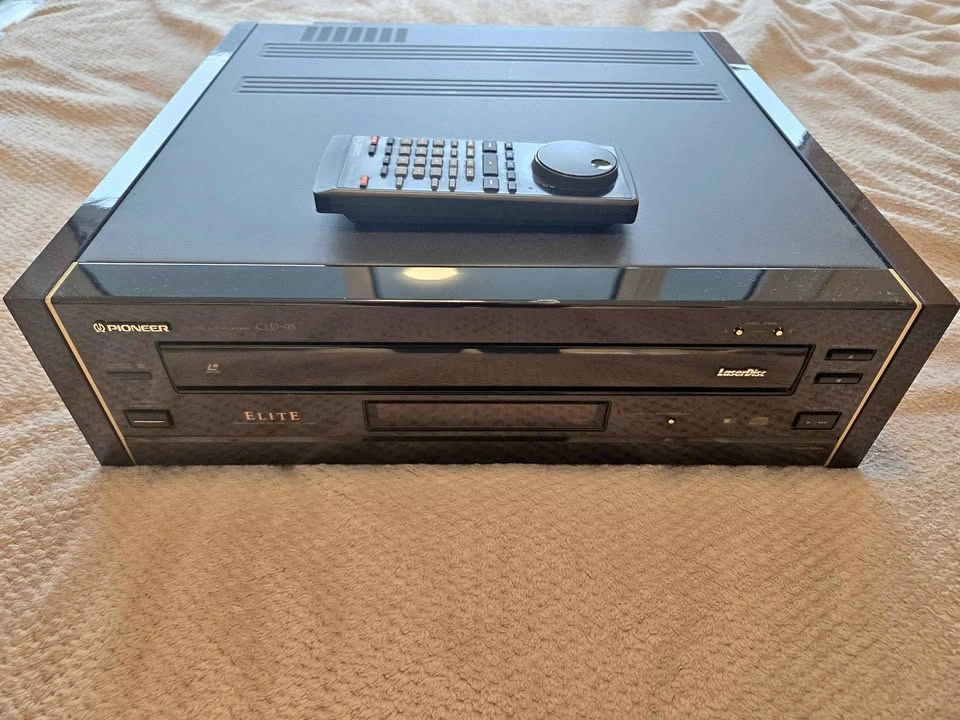 Rare! LaserDisc - Pioneer Elite CLD-95 Player & Remote