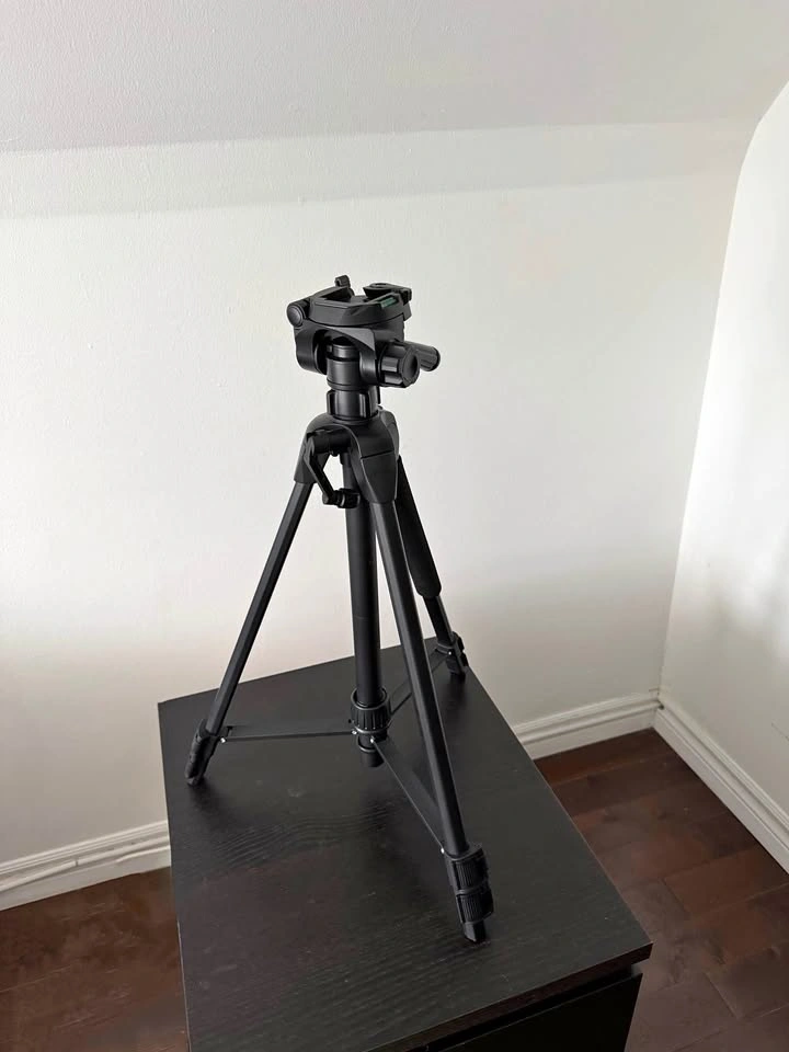 Insignia NS-TRP58 Camera Tripod