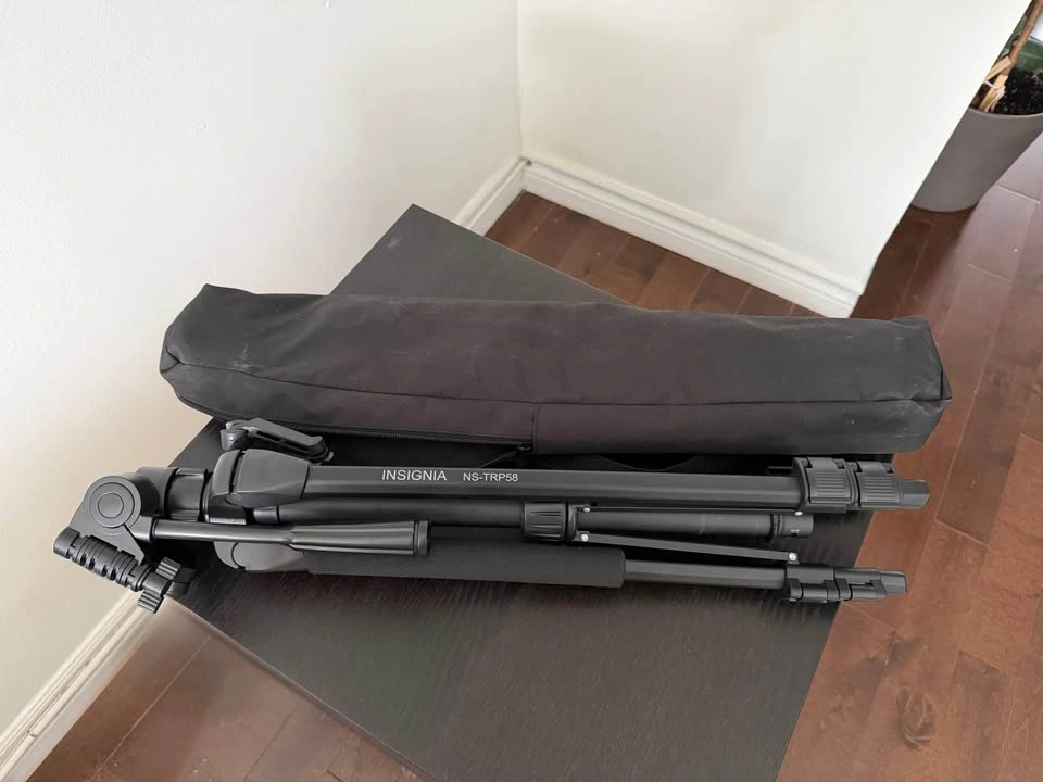 Insignia NS-TRP58 Camera Tripod - photo 5