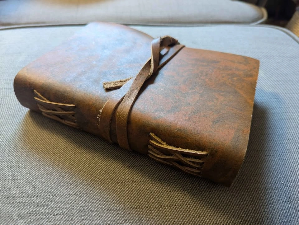 Leather bound journal - photo 2