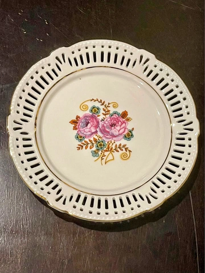 Rare Vintage Schwarzenhammer Bavaria 152 Reticulated Plate 6”