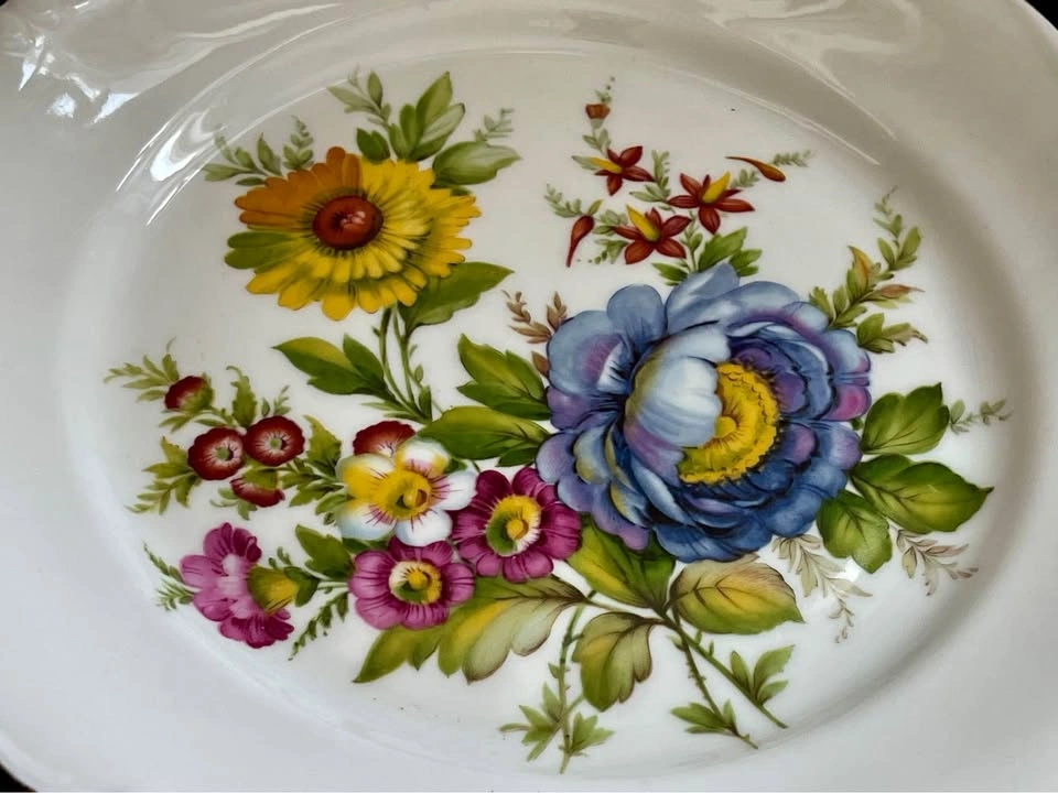 Gloria Fine Porcelain Bavaria Bayreuth 10” Dinner Plate - $10 - photo 3