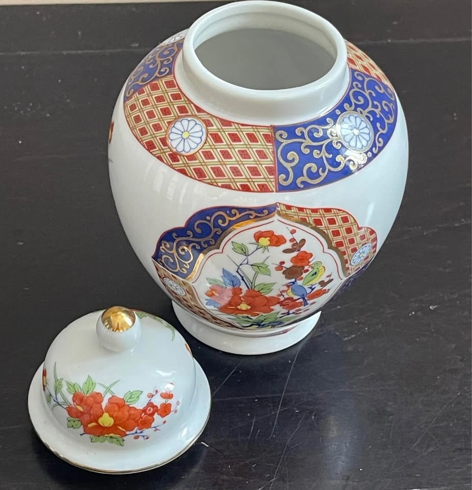Vintage Porcelain Japanese Ginger Jar, Gold Imari - photo 3