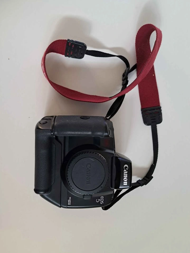 Canon EOS 5 (A2) 35mm Film Camera with Battery Grip & Strap - photo 2