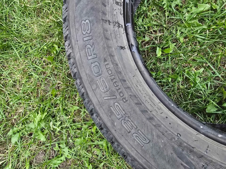Nokian Hakkapeliitta R3 SUV Winter Tire 235/60R18 107R XL - photo 3