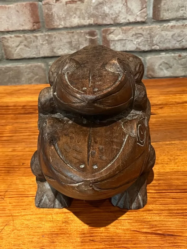 Vintage Large Hand-carved Wooden Frogs Sculpture image indicator(3)