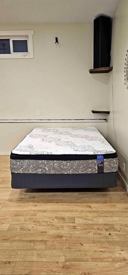 Complete Queen Bed