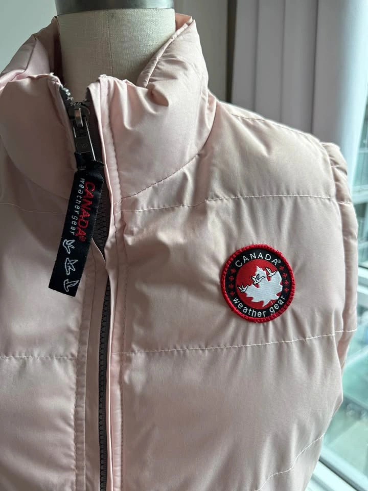 Pink Warm Fall/Winter Coat - Size Large - Canadian Made - photo 2