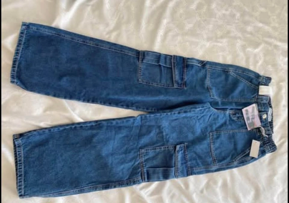 NWT CARGO JEANS SIZE SMALL - photo 2