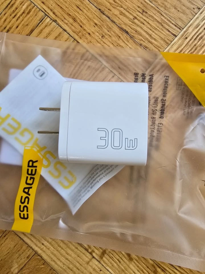 30W USB-C PD QC3.0 Fast Charger Adapter - photo 2