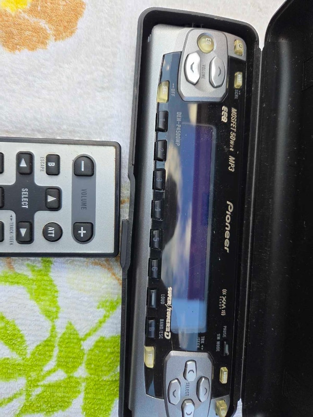 Pioneer DEH-P4500MP Car/ Boat Stereo - photo 2