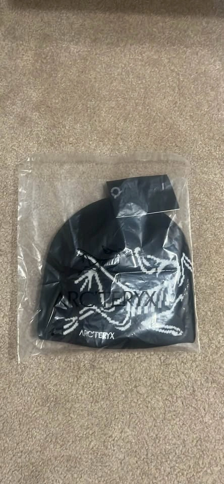 Arc’teryx beanies - photo 2
