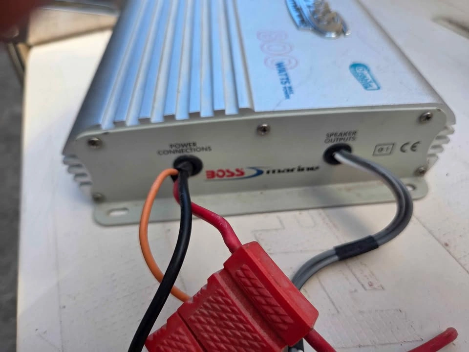 Boss Marine MR800 Two Channel Amplifier - photo 3