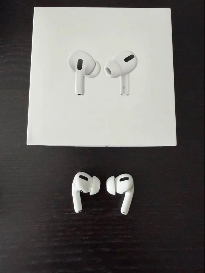 Apple AirPods Pro With MagSafe Charging Case - photo 3