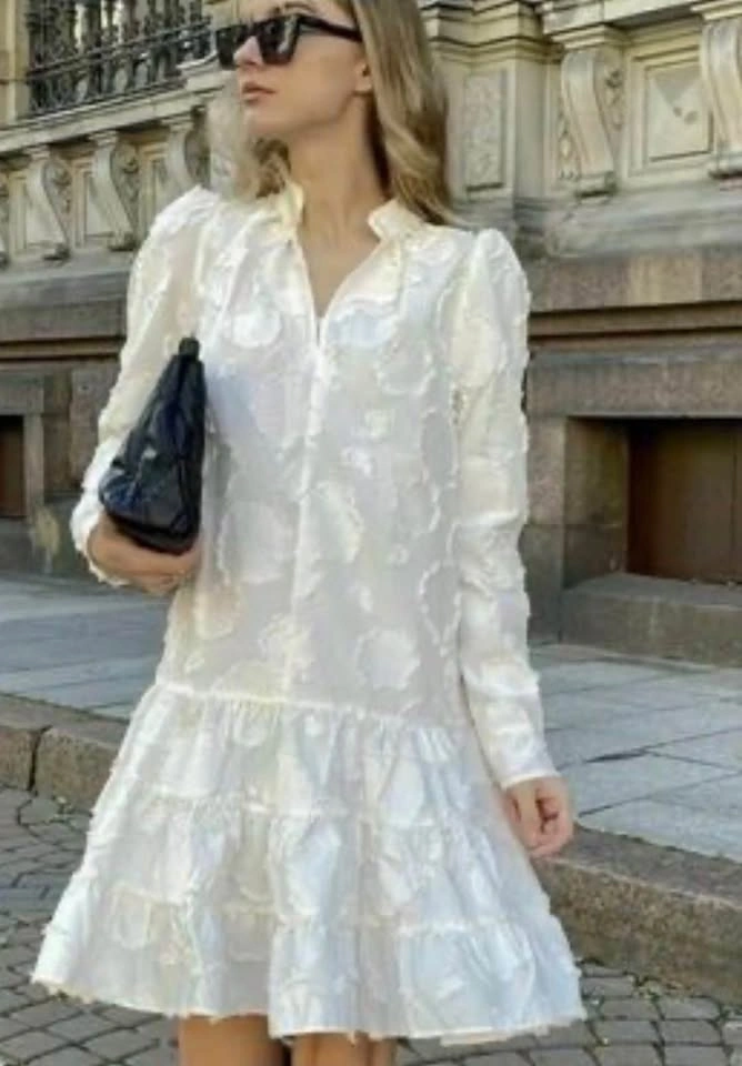 H&M VIRAL DRESS SIZE MEDIUM WORN ONCE - photo 3