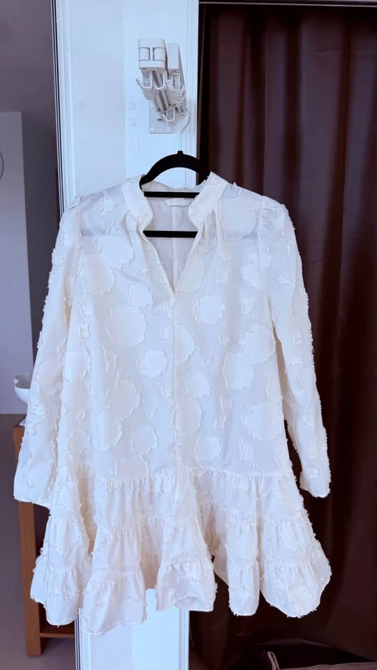 H&M VIRAL DRESS SIZE MEDIUM WORN ONCE - photo 4