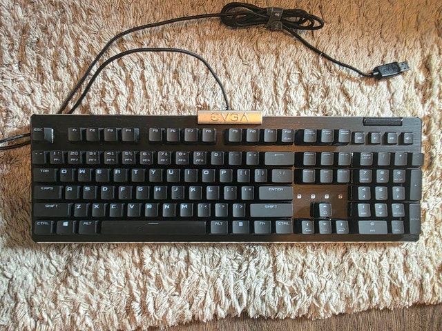 EVGA Z15 Mechanical Keyboard - brown switches