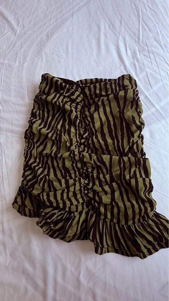 ZARA SKIRT WORN ONCE SMALL - photo 3