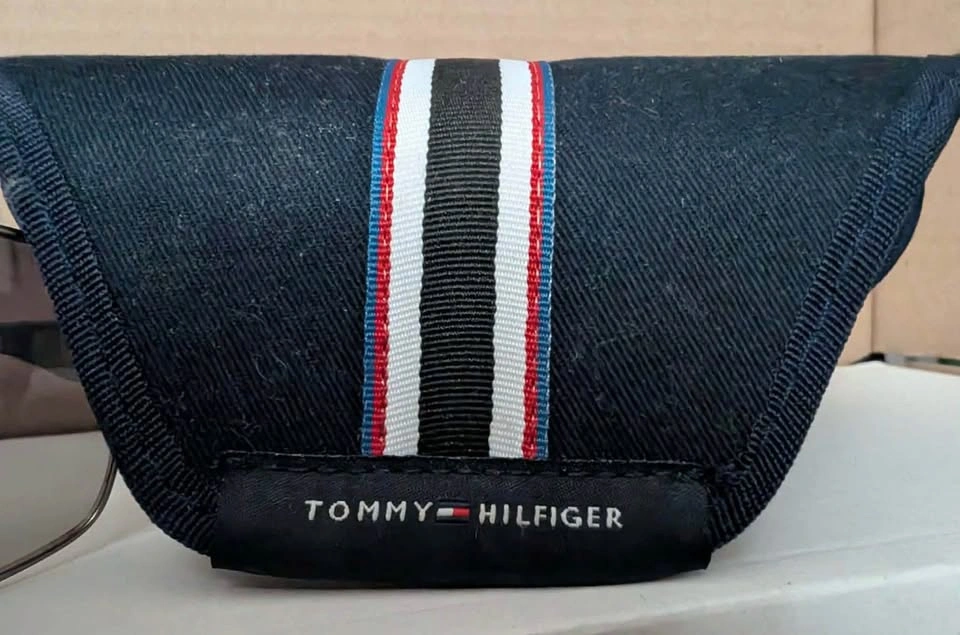 Tommy Hilfiger Sunglasses - photo 3