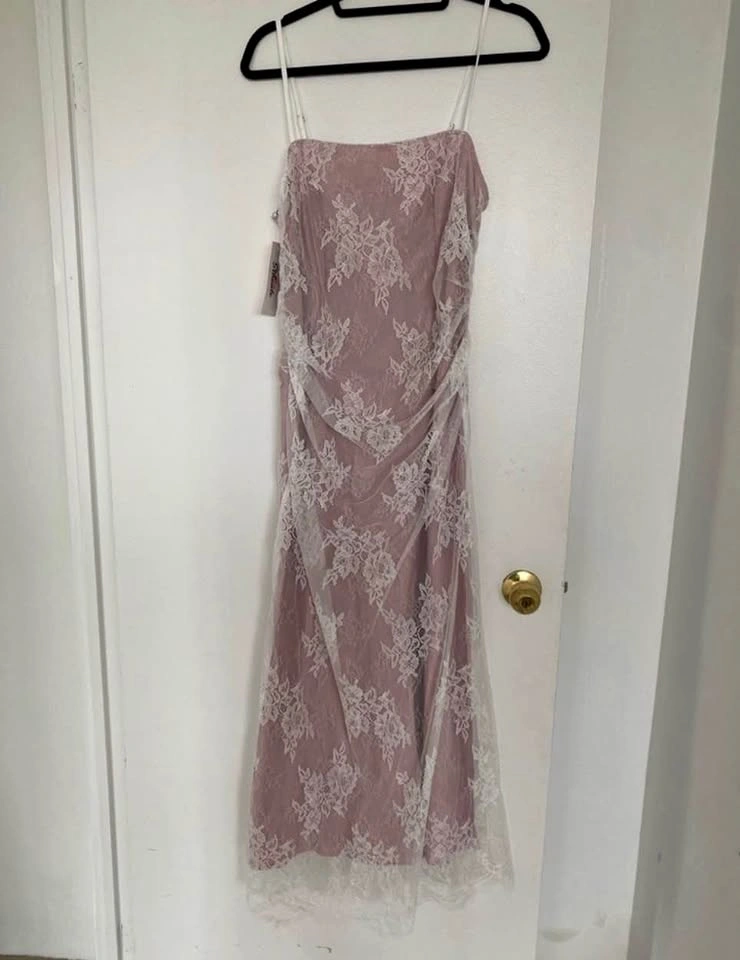 NEW STHCUTE DRESS SIZE LARGE