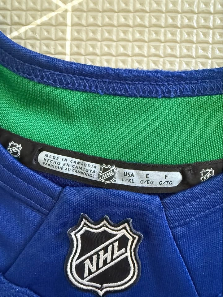 NHL Vancouver Canucks Jersey - photo 3