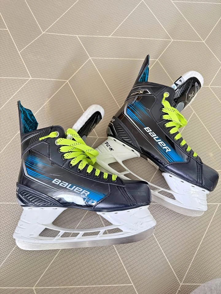 Bauer X Ice Hockey Skates Size 6EE