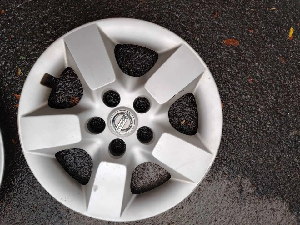 Nissan Hubcaps 2 - photo 4