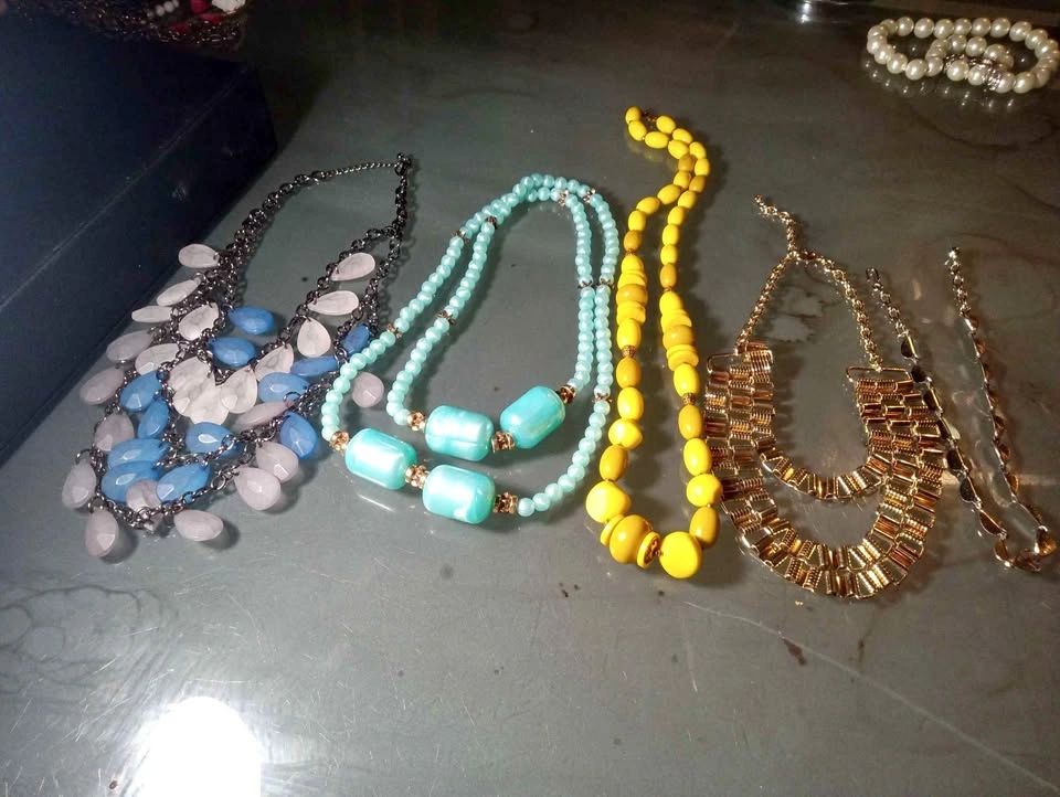 Wearable Jewellery Lot Statement Necklaces Unsigned