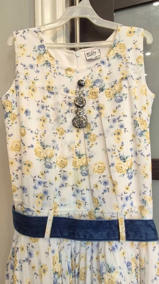 Girls Sparkly Floral Pleated Dress with Jean Belt – Age 10-11 - photo 3