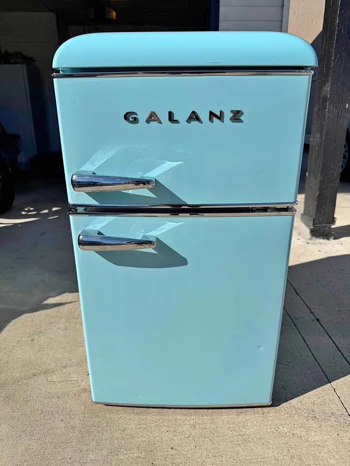 Galanz Mini Fridge