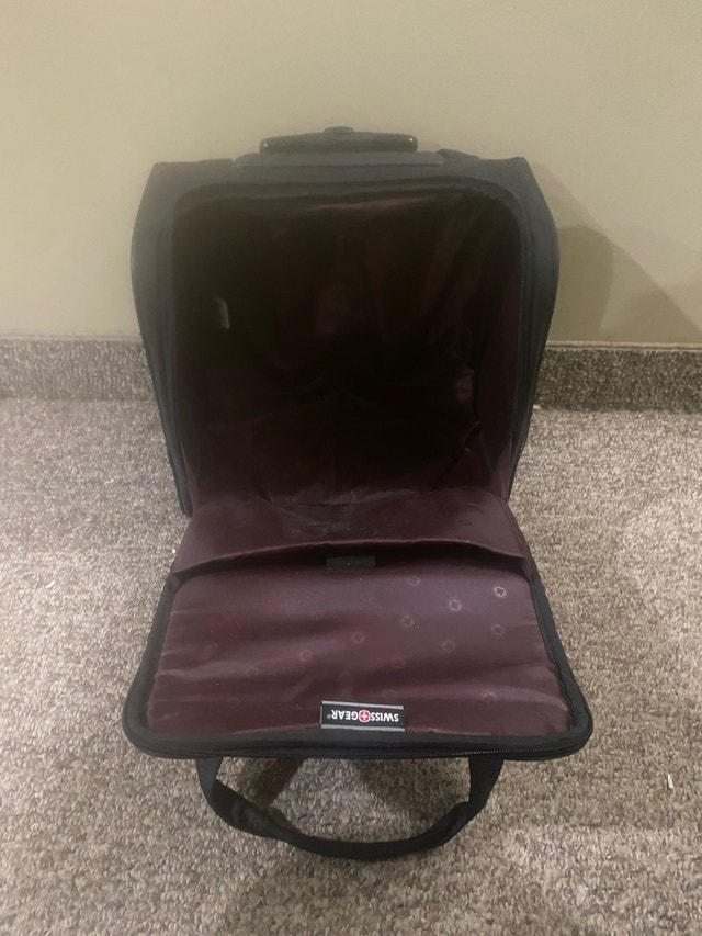 Black Swiss Gear Carry-On Luggage - photo 4